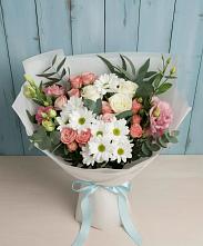 Букет цветов из:  Розы, Лизиантусы и Хризантемы в Мокве 1-ой