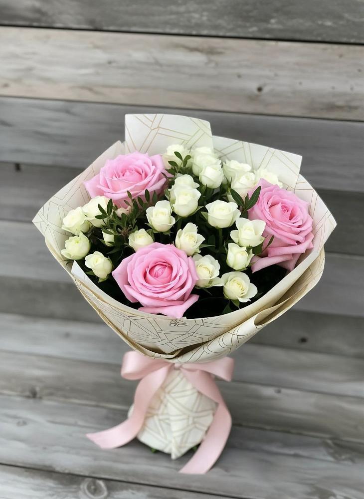 Букет цветов из: Розы в Мокве 1-ой