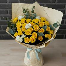 Букет цветов из:  Розы в Мокве 1-ой