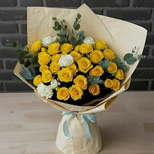 Букет цветов из:  Розы в Мокве 1-ой