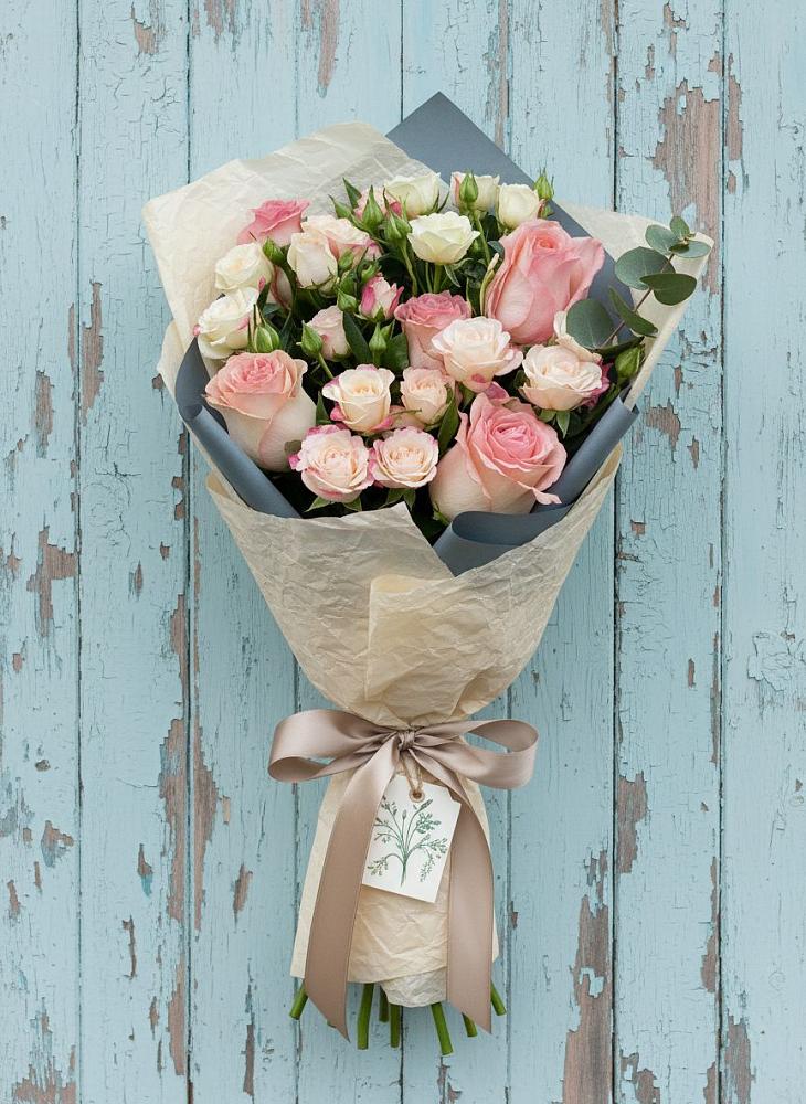 Букет цветов из: Розы в Мокве 1-ой