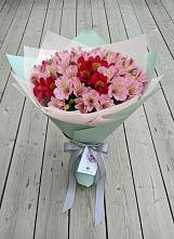 Букет цветов из:  Альстромерии в Мокве 1-ой