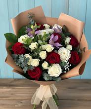 Букет цветов из:  Розы и Альстромерии в Мокве 1-ой