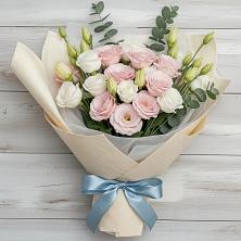 Букет цветов из:  Лизиантусы в Мокве 1-ой