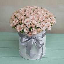 Цветочная композиция из Розы в шляпной коробке в Мокве 1-ой