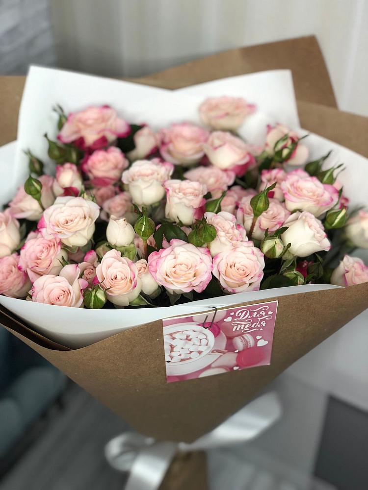 Букет цветов из: Розы в Мокве 1-ой