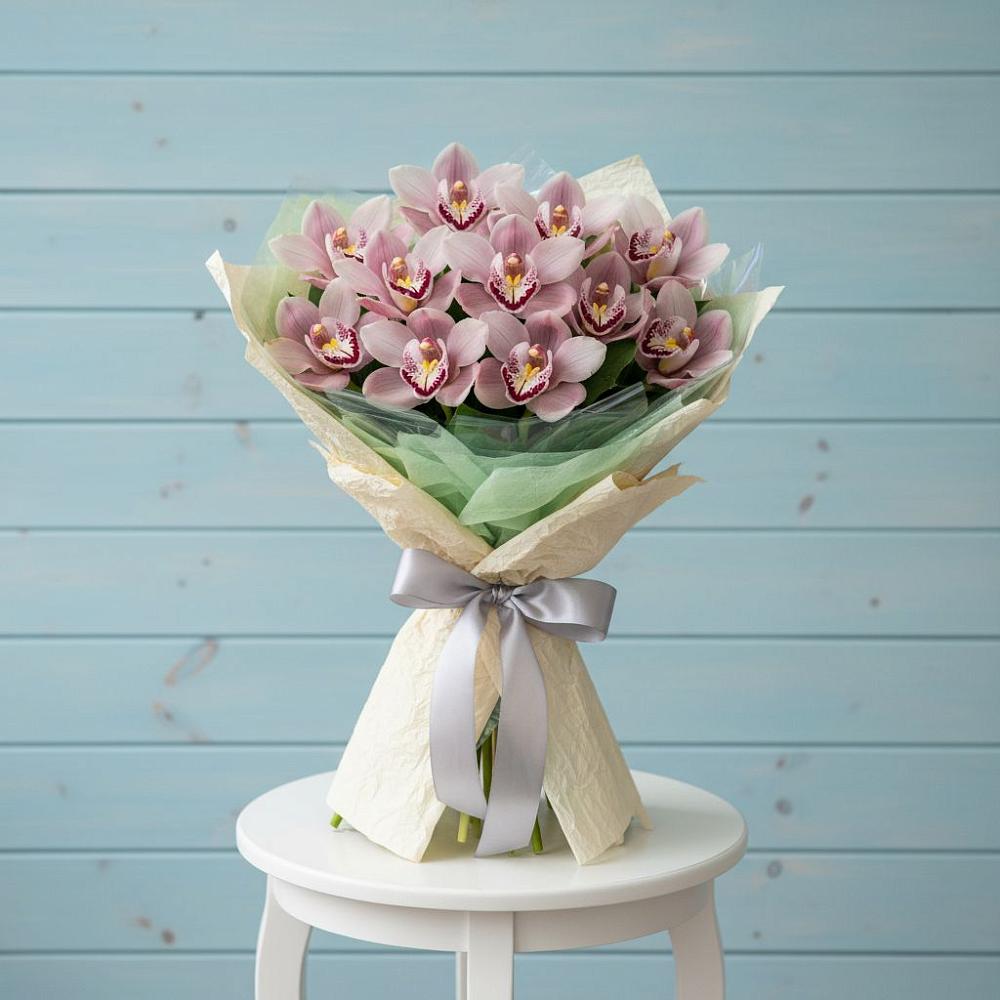 Букет цветов из: Орхидеи и Розы в Мокве 1-ой