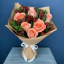 Букет цветов из:  Розы и Альстромерии в Мокве 1-ой