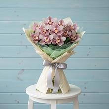 Букет цветов из:  Орхидеи и Розы #REPLACE_PRED# Мокве 1-ой