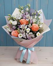 Букет цветов из:  Лизиантусы, Розы, Альстромерии и Гипсофила в Мокве 1-ой