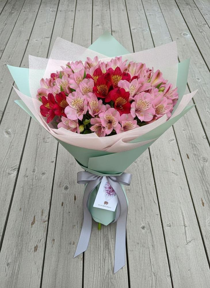 Букет цветов из: Альстромерии в Мокве 1-ой