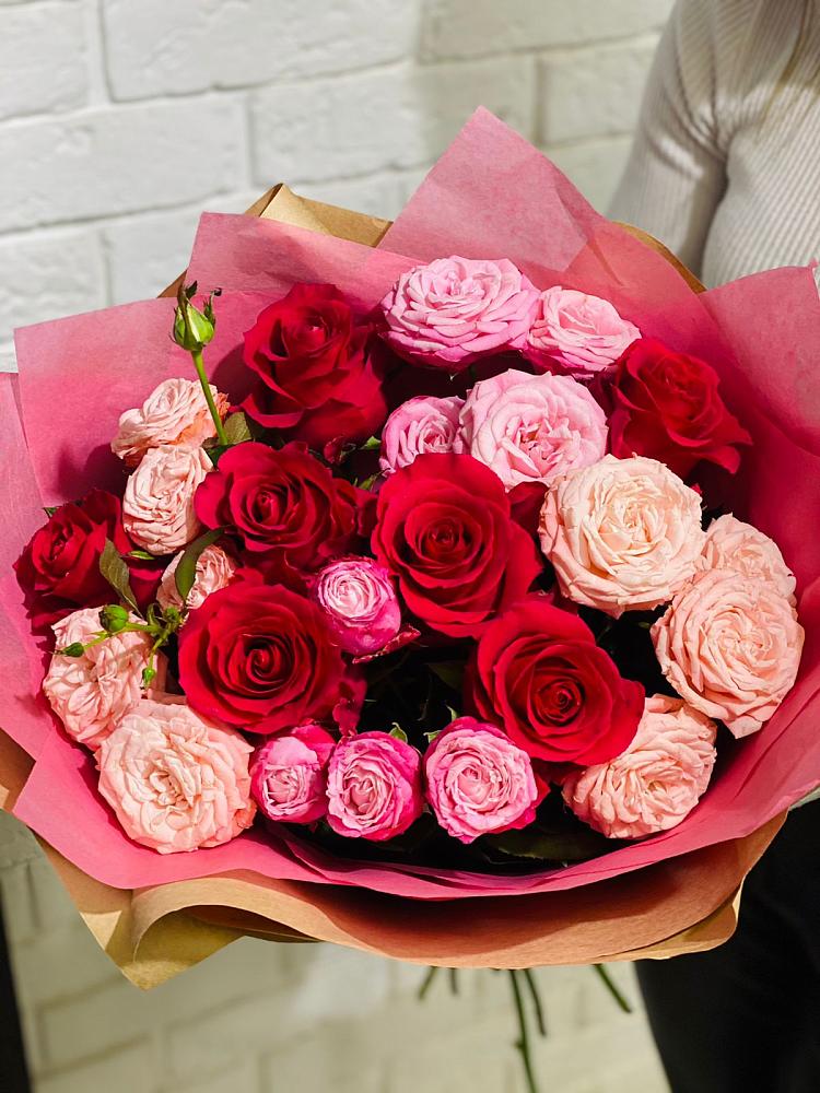 Букет цветов из: Розы в Мокве 1-ой