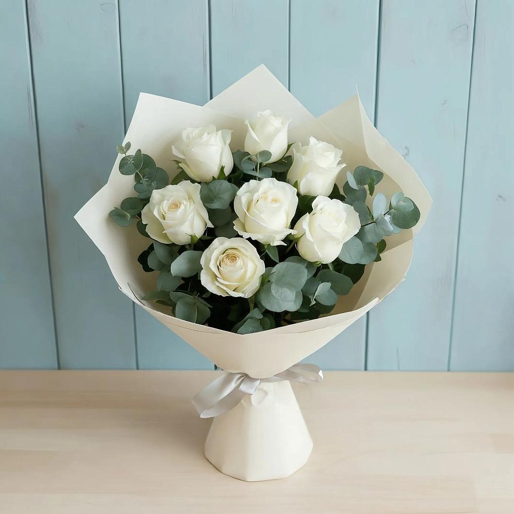 Букет Белые розы в Эвкалипте в Мокве 1-ой
