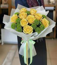Букет цветов из:  Хризантемы и Розы в Мокве 1-ой