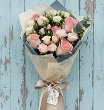 Букет цветов из:  Розы в Мокве 1-ой
