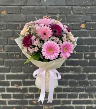 Букет цветов из:  Герберы и Хризантемы в Мокве 1-ой