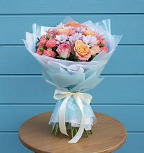 Букет цветов из:  Хризантемы и Розы в Мокве 1-ой