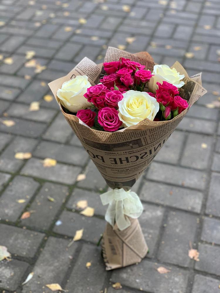 Букет цветов из: Розы в Мокве 1-ой