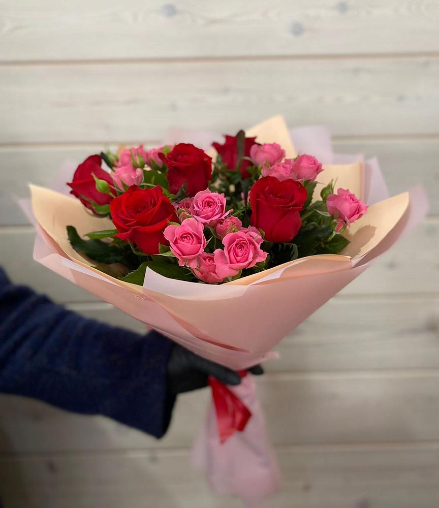 Букет цветов из: Розы в Мокве 1-ой