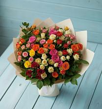 Букет Микс из разноцветных кустовых роз в Мокве 1-ой
