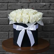 Цветочная композиция из Розы в шляпной коробке в Мокве 1-ой