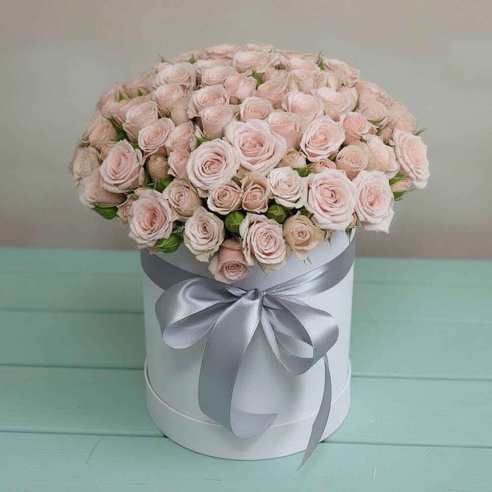 Цветочная композиция из Розы в шляпной коробке в Мокве 1-ой